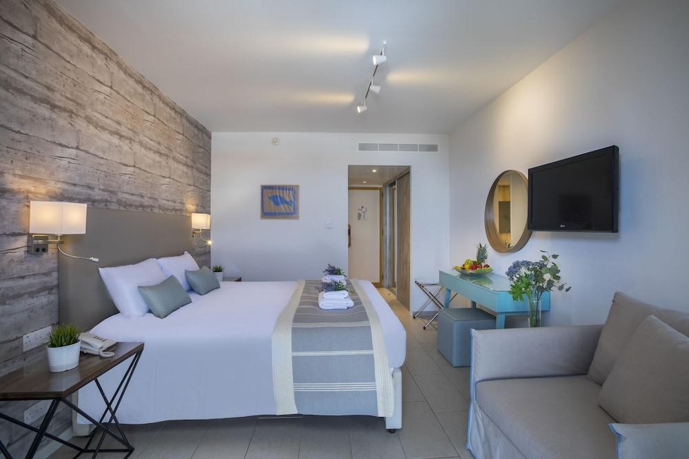 LEONARDO PLAZA CYPRIA MARIS BEACH HOTEL AND SPA photo 4