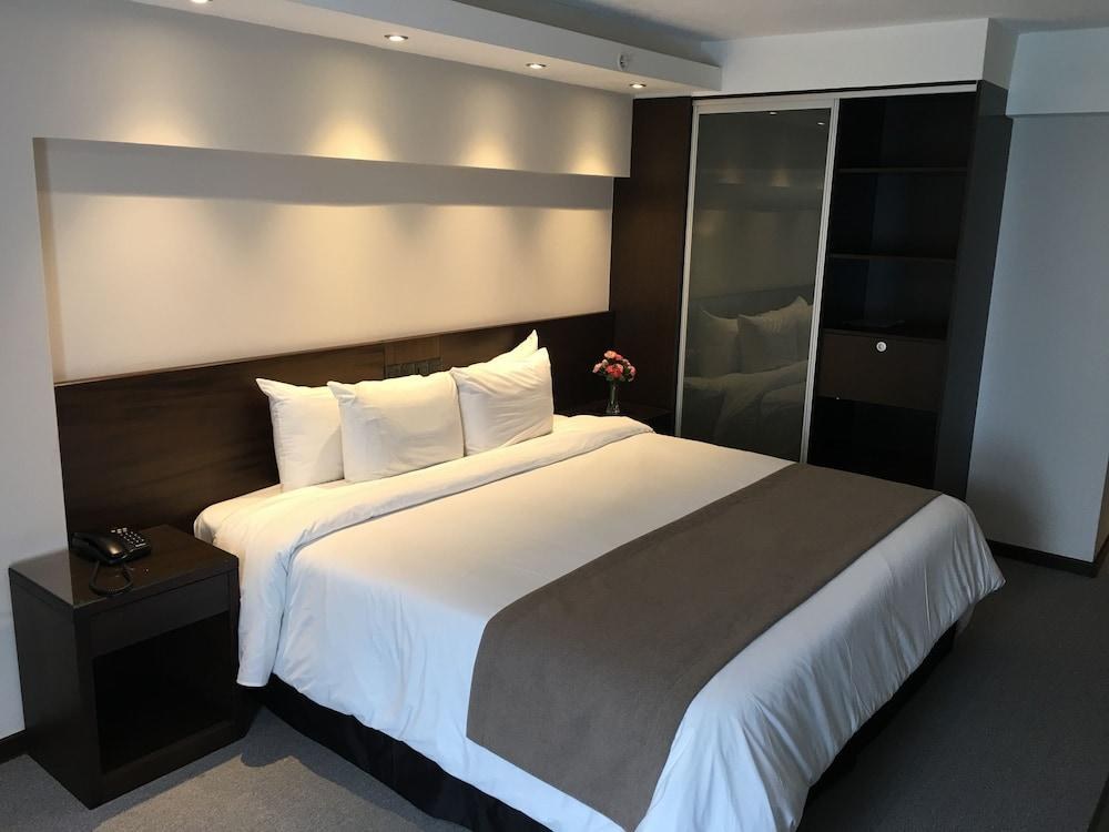 Crystal Tower Hotel photo 2