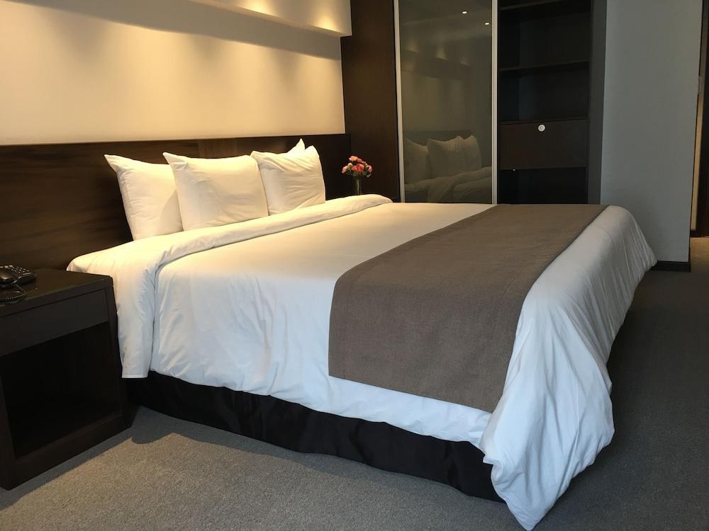 Crystal Tower Hotel photo 3