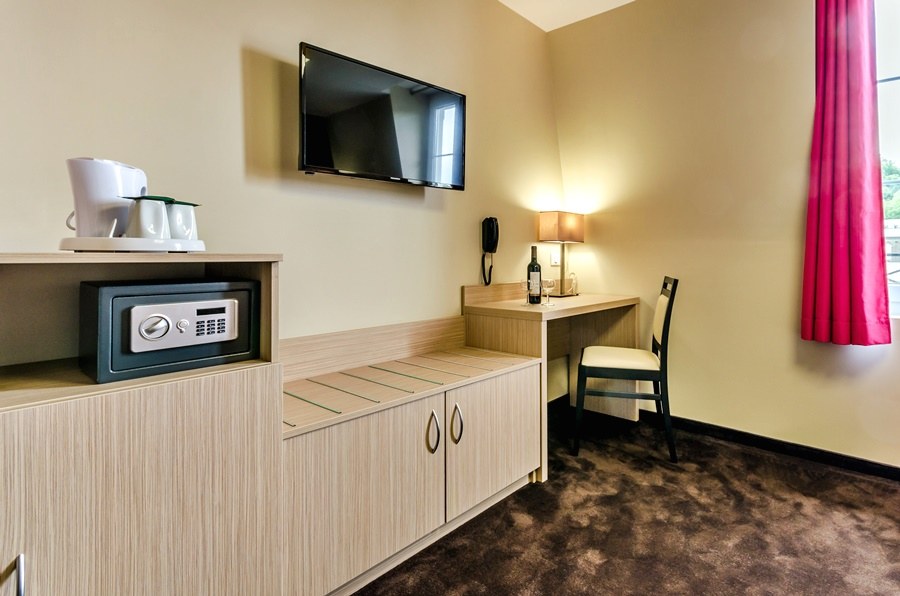 HOTEL SAINT LOUIS DE FRANCE photo 2