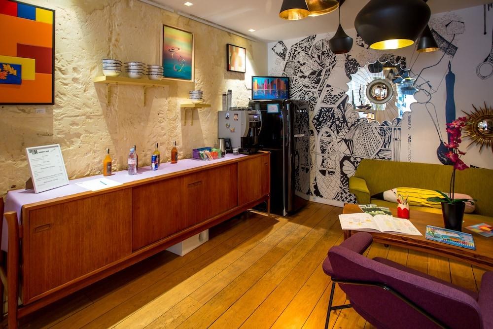 HOTEL CRAYON BY ELEGANCIA