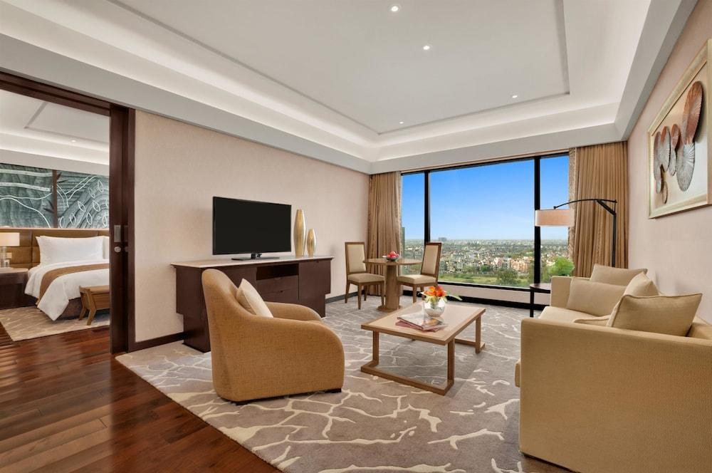 KEMPINSKI AMBIENCE photo 2