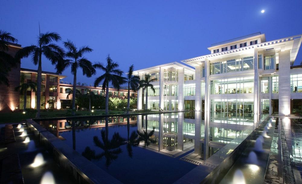 JAYPEE PALACE HOTEL AND INTERNATIONAL CONVENTION CENTRE photo 2