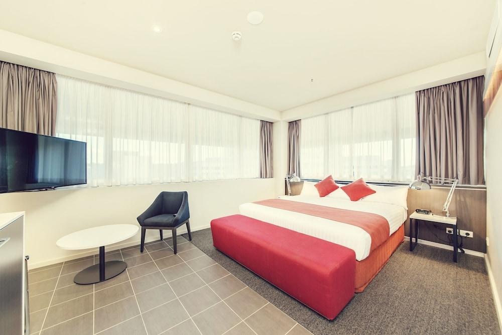ABODE WODEN photo 2