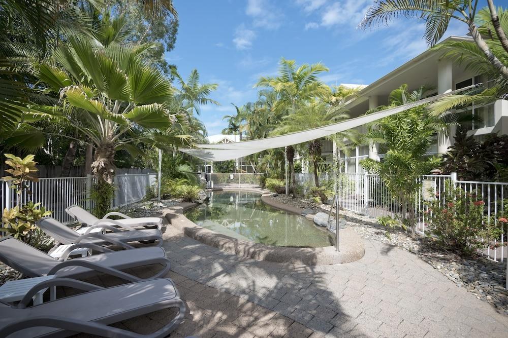A Tropical Nite photo 4