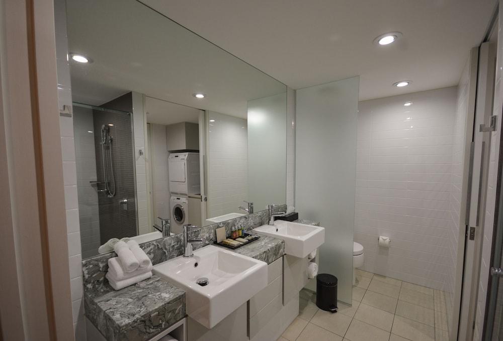Coconut Grove Apartments Port Douglas photo 3