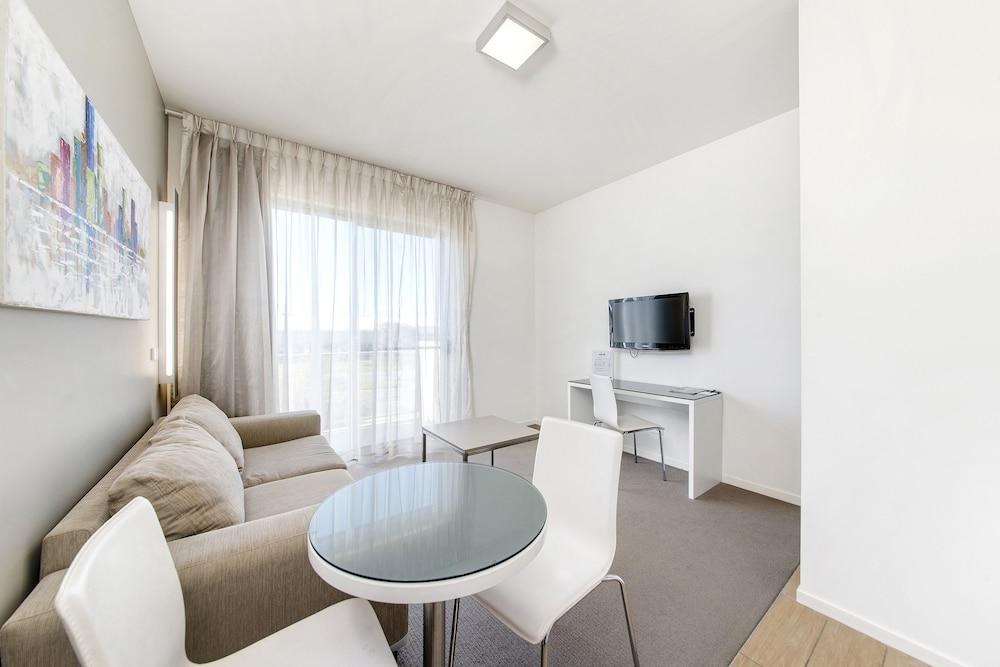 Abode Gungahlin photo 3