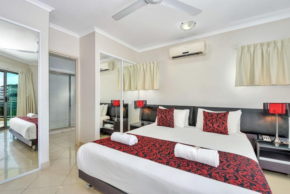 ARGUS APARTMENTS photo 2