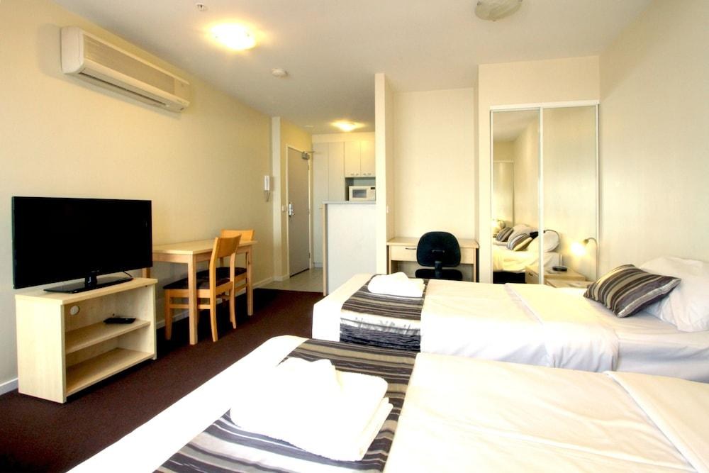 ARROW ON SWANSTON APARTMENTS photo 4