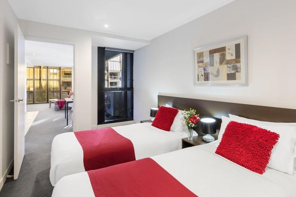 AURA ON FLINDERS APARTMENTS photo 4