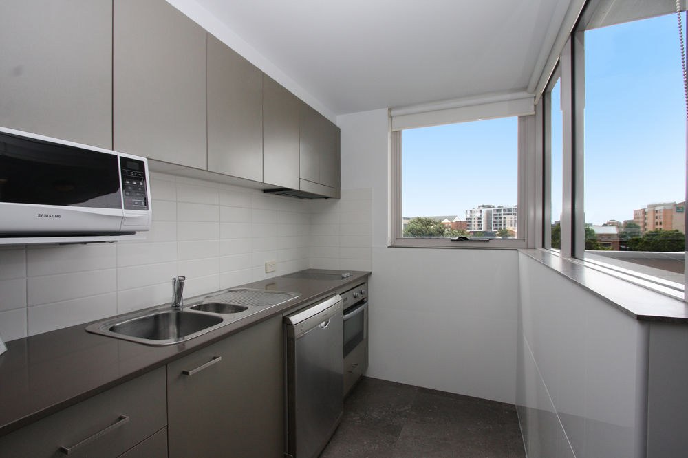 HONEYSUCKLE EXECUTIVE APARTMENTS