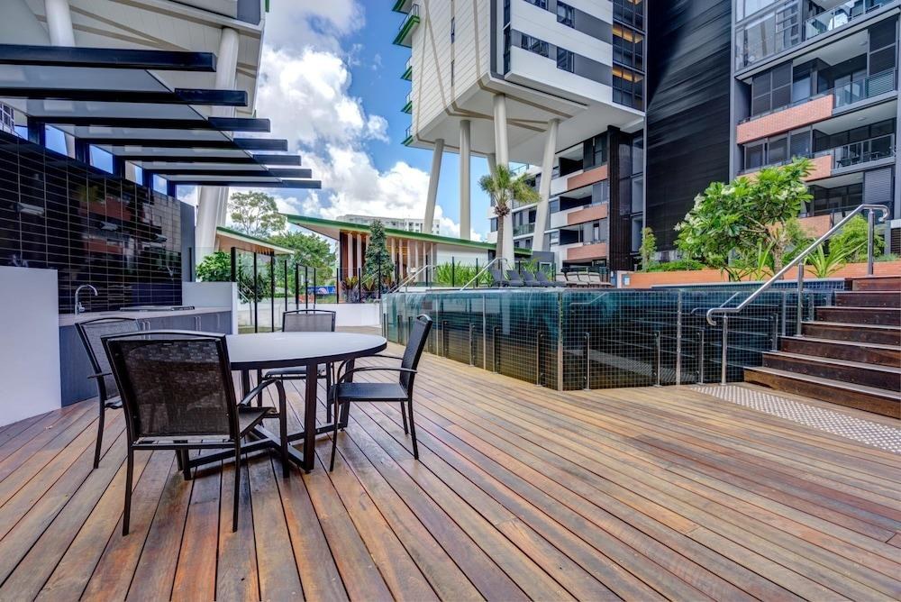ARENA APARTMENTS