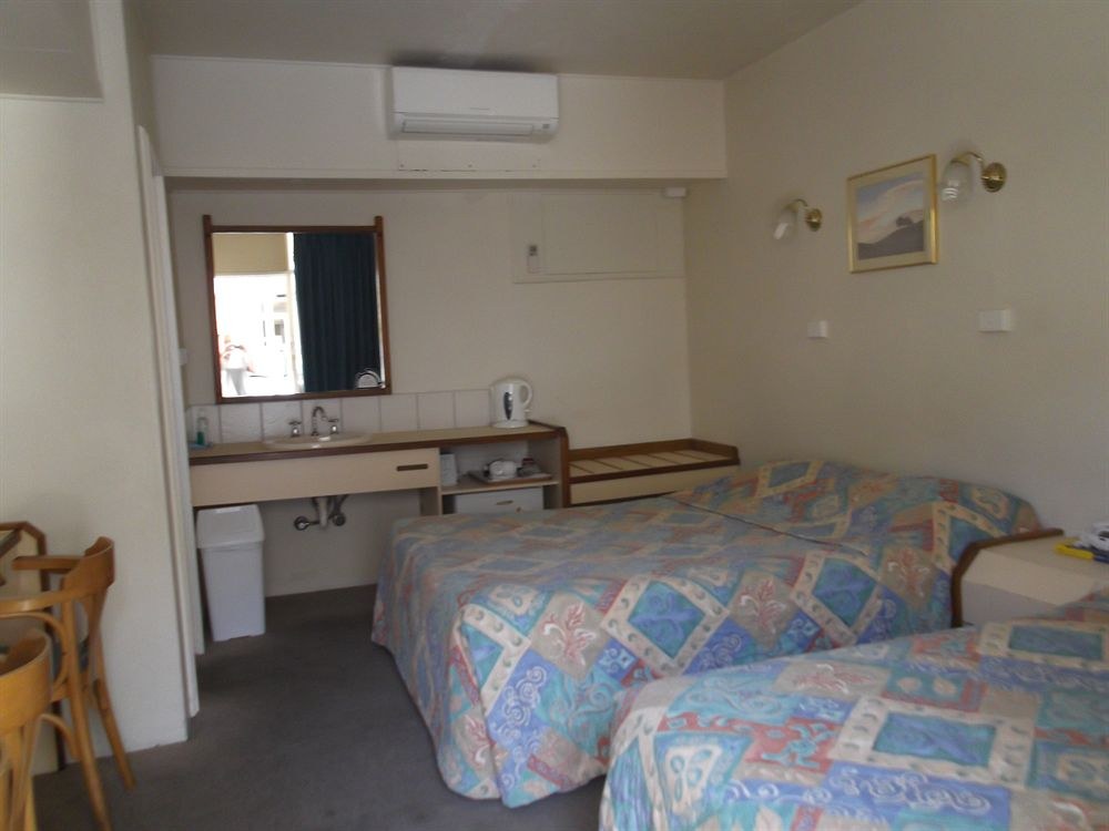 ASTOR HOTEL MOTEL photo 1