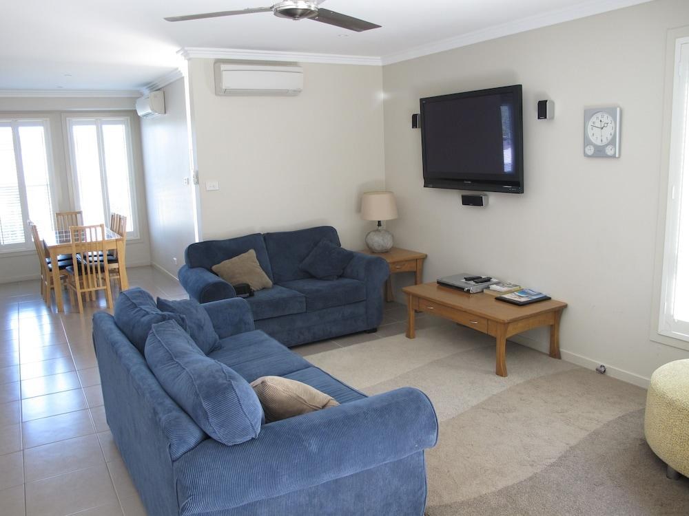 Aston Hill Motor Lodge photo 4