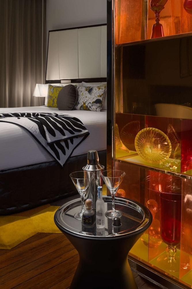 QT SYDNEY photo 4