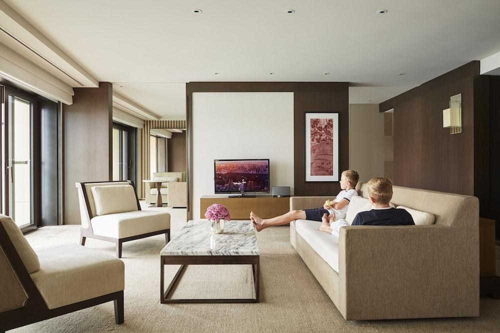 PARK HYATT photo 3