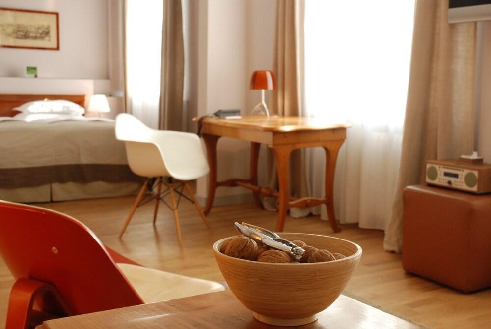 HOTEL AND VILLA AUERSPERG photo 4
