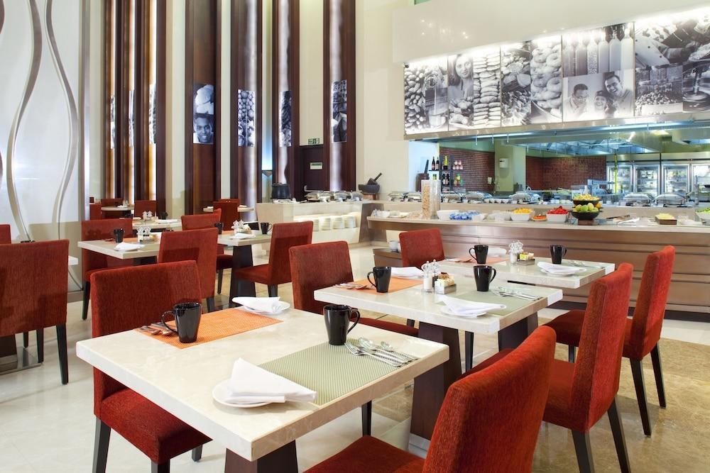 HOLIDAY INN MUMBAI AIRPORT photo 2