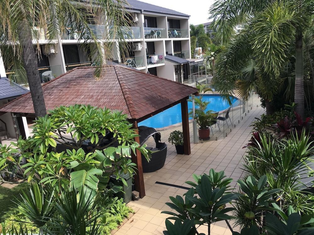 BURLEIGH PALMS HOLIDAY APARTMENTS photo 2