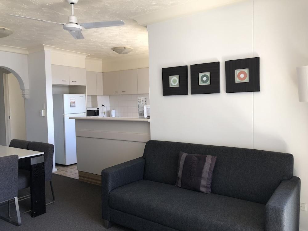 Beachcomber Resort Surfers Paradise photo 4