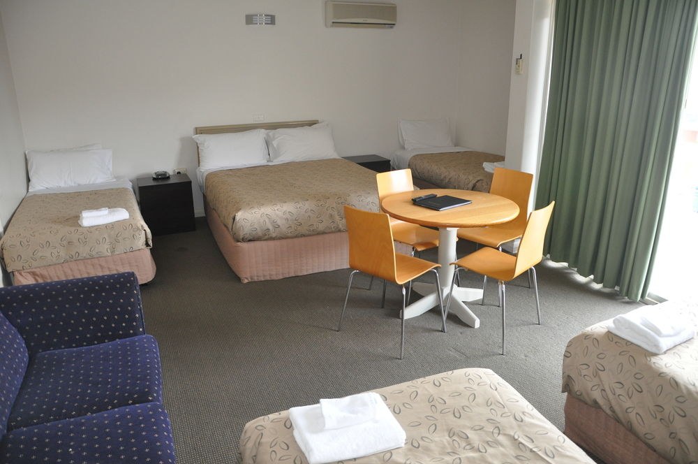 Alexander Motor Inn & Apartments photo 1