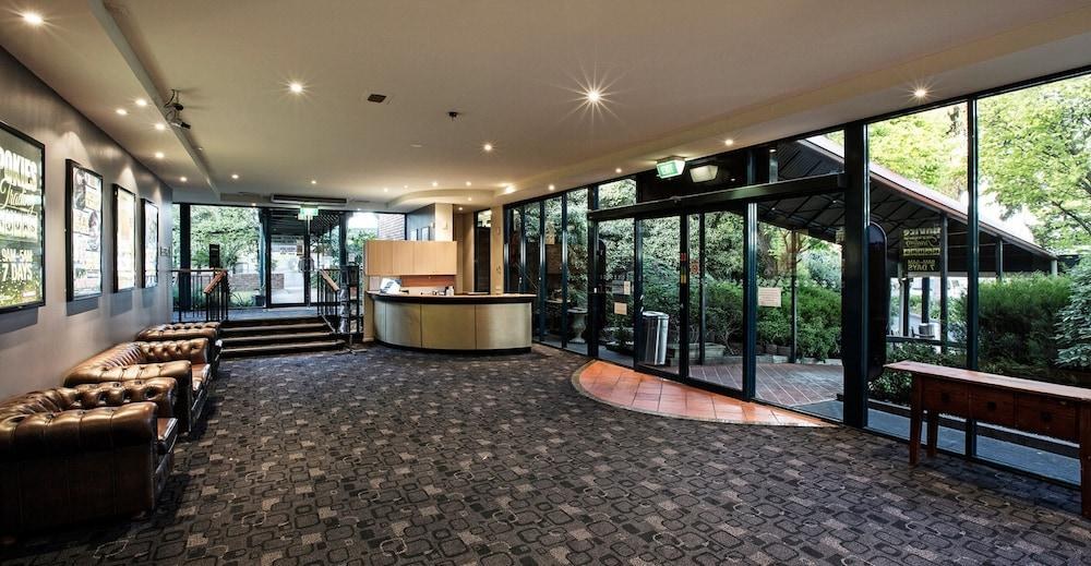 Burvale Hotel photo 2
