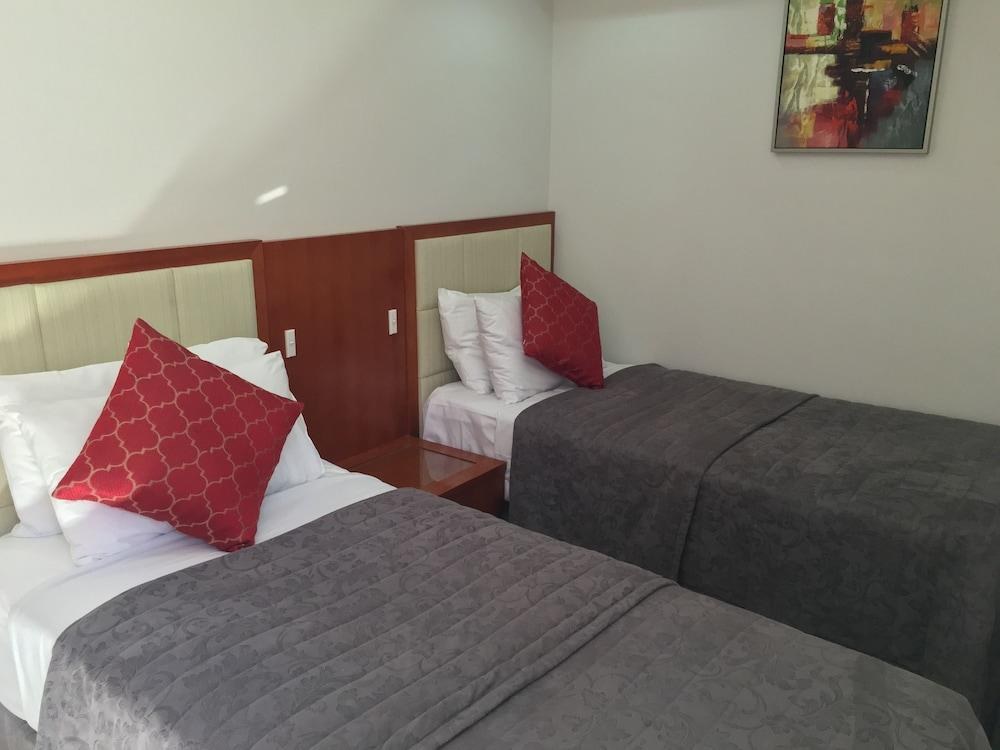 COMFORT INN & SUITES BURWOOD photo 3