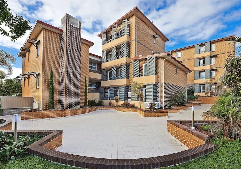 COMFORT INN & SUITES BURWOOD photo 4