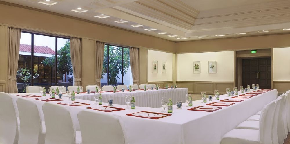 TRIDENT HOTEL photo 1
