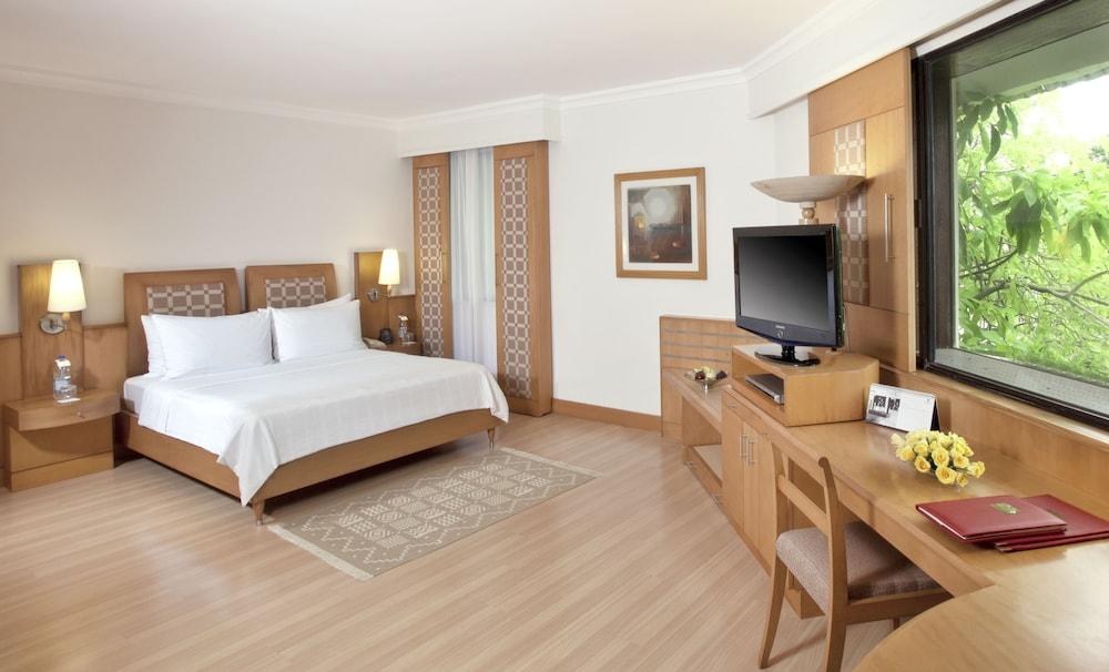 TRIDENT HOTEL photo 3