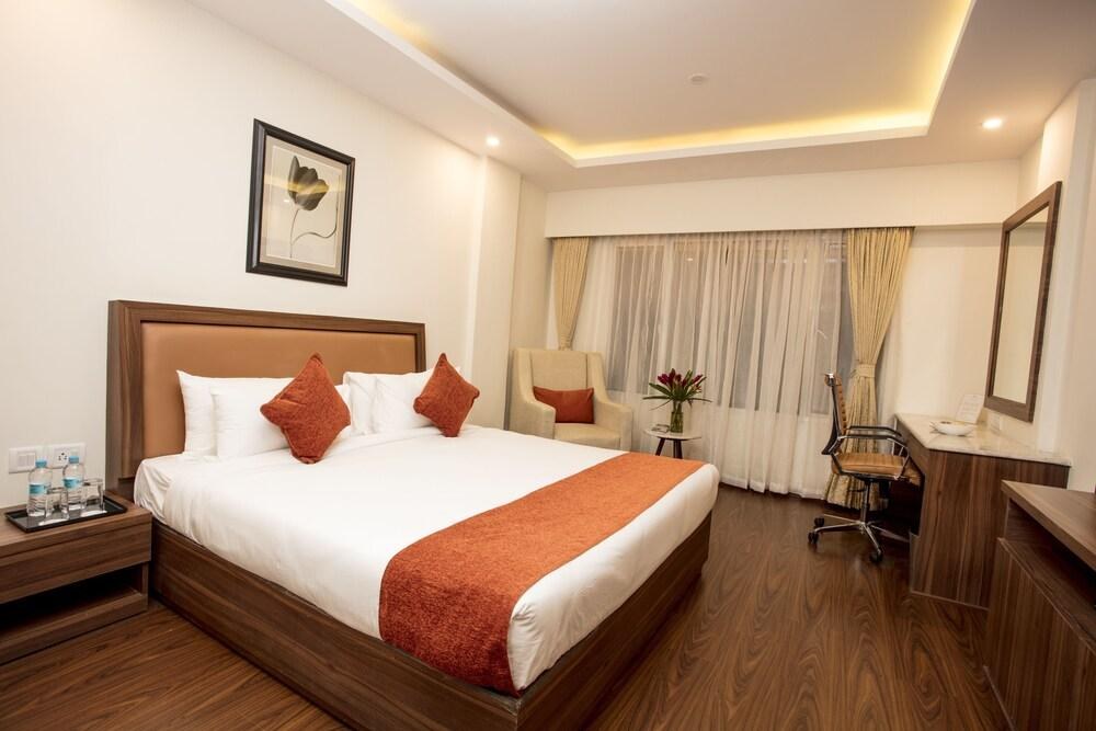 HOTEL REGAALIS photo 2
