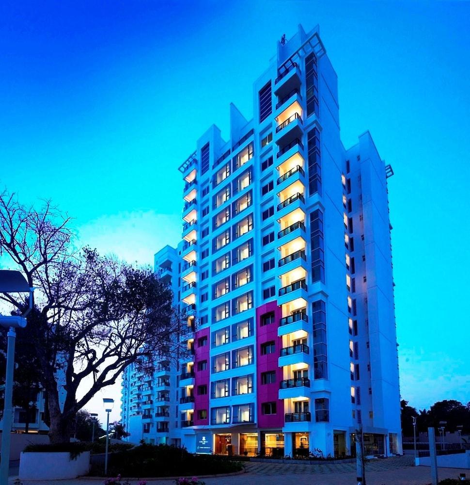 ROYAL ORCHID SUITES photo 4
