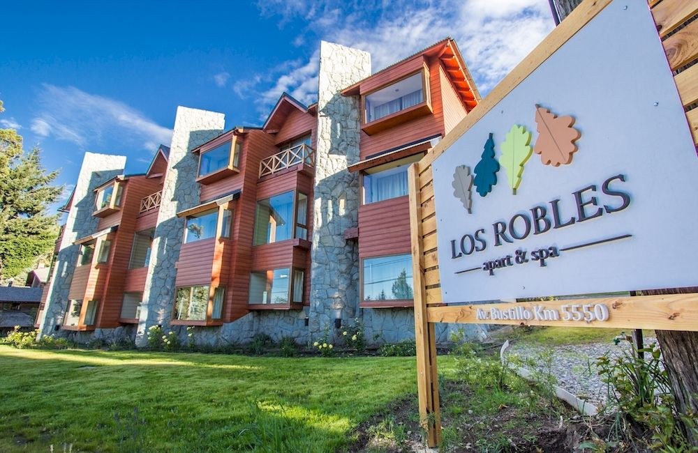 LOS ROBLES APART & SPA photo 1