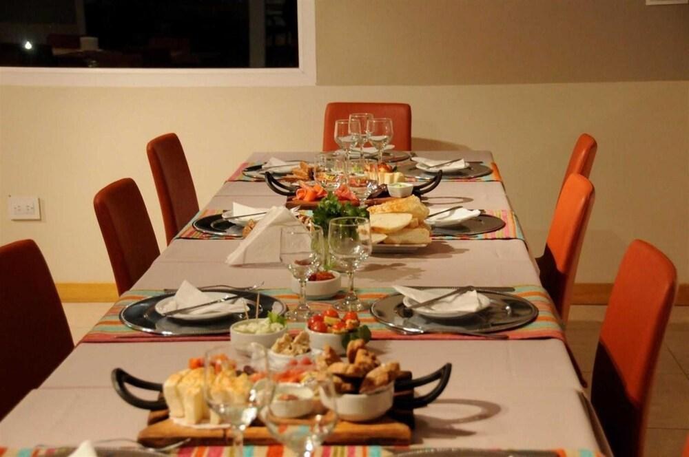 LOS ROBLES APART & SPA photo 4