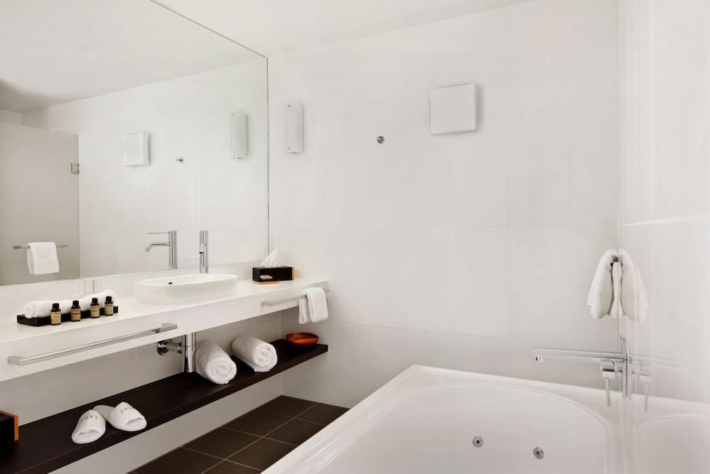 East Hotel and Apartments photo 4