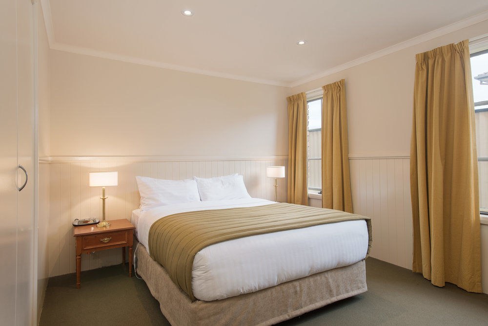 COUNTRY CLUB VILLAS photo 1