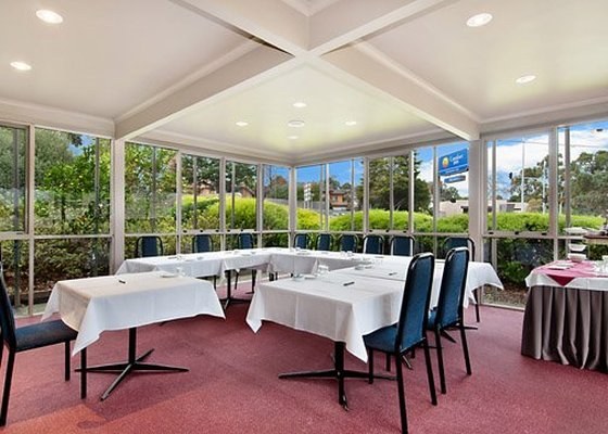 COMFORT INN RINGWOOD LAKE photo 2