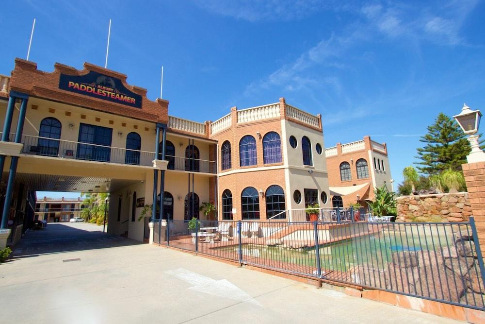 ALBURY PADDLESTEAMER photo 4