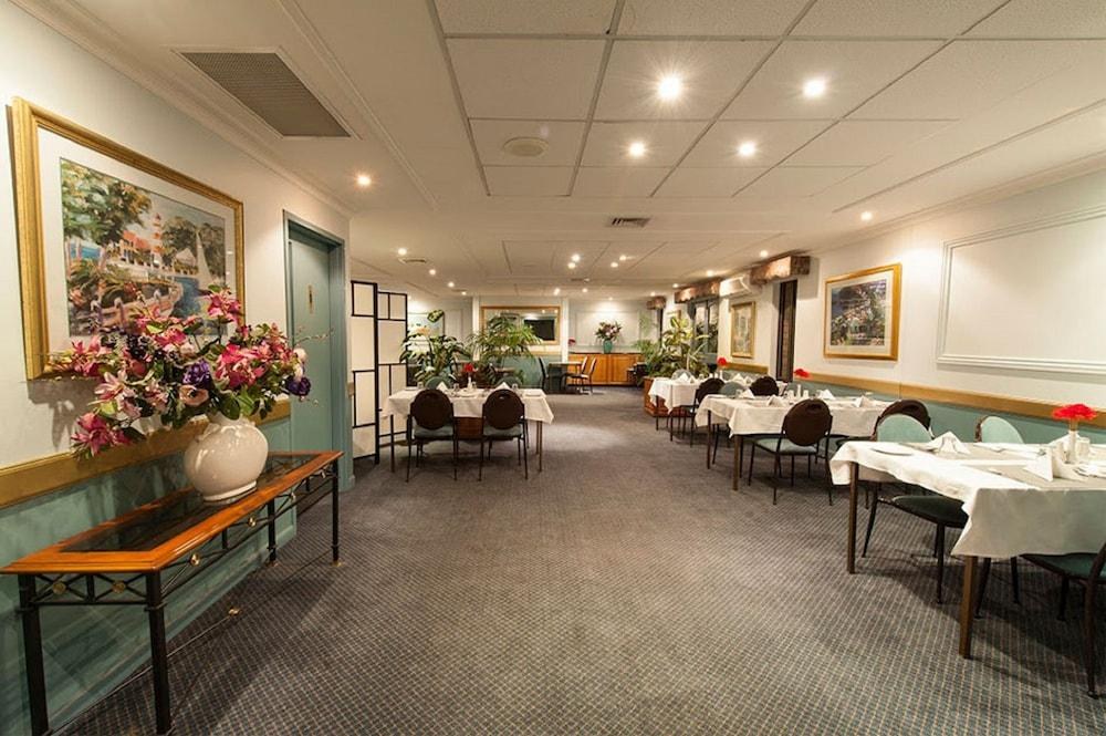 GARDEN CITY MOTOR INN photo 2