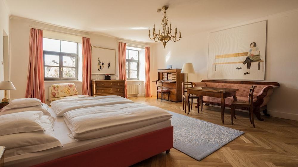 SCHLOSSBERGHOTEL - DAS KUNSTHOTEL photo 3