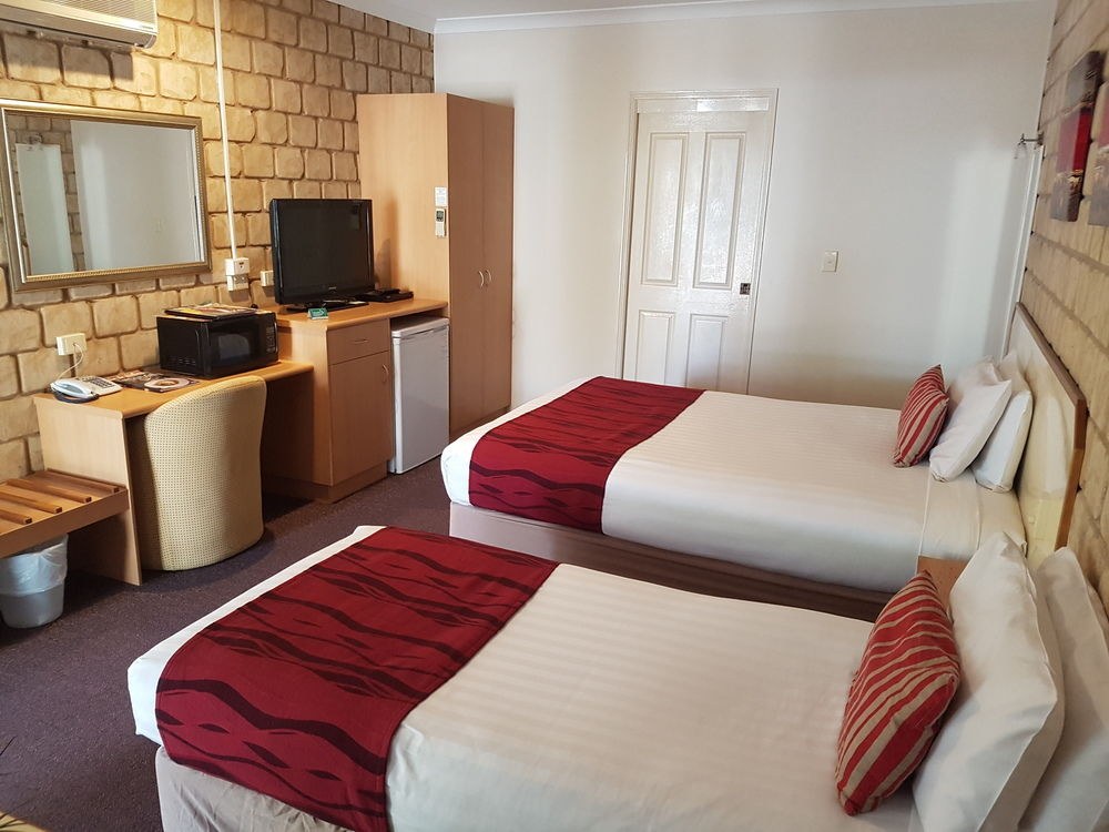 GREAT DIVIDE MOTOR INN photo 1