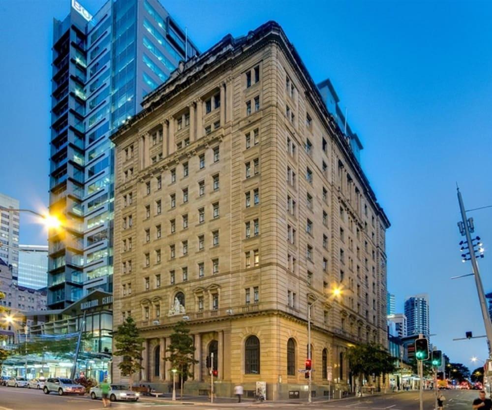 Macarthur Chambers Apartments photo 4