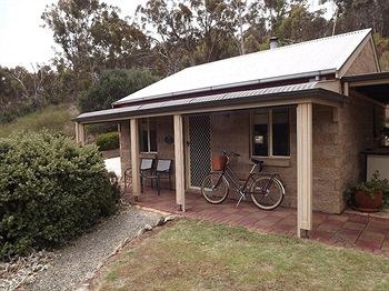RIESLING TRAIL AND CLARE VALLEY COTTAGES