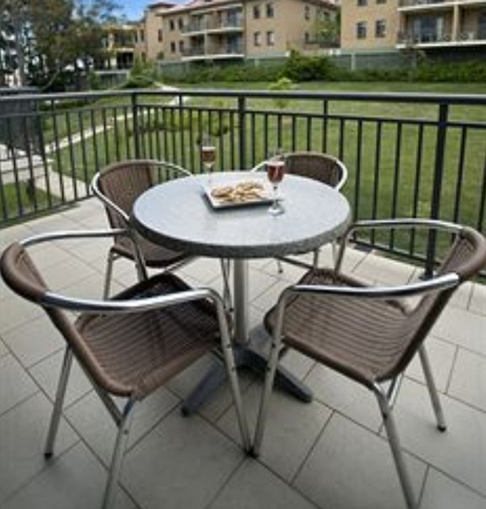 LEISURE INN SPIRES