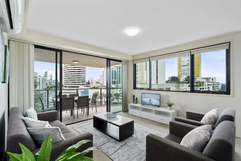 MANTRA BROADBEACH ON THE PARK