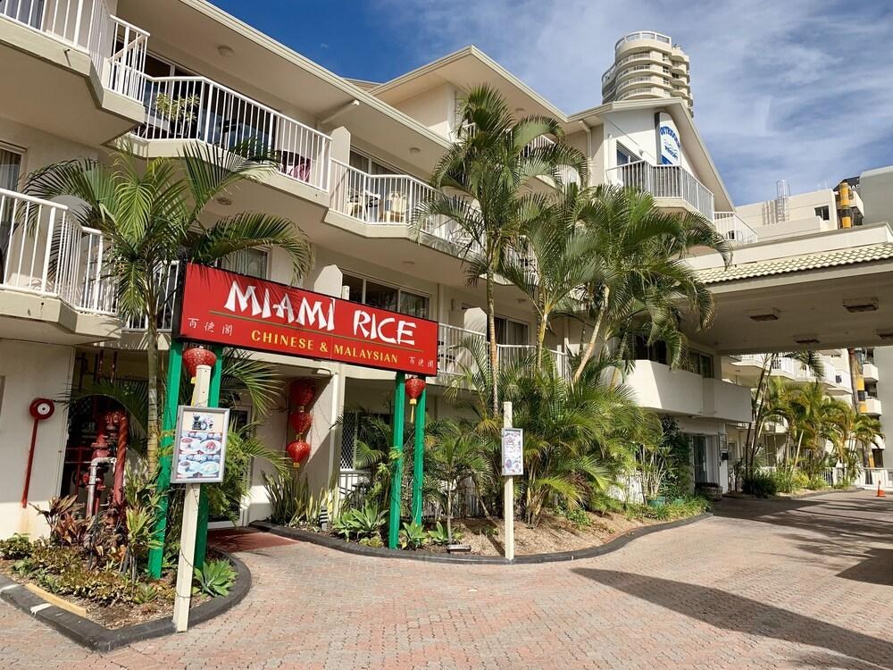 Outrigger Resort Burleigh photo 2