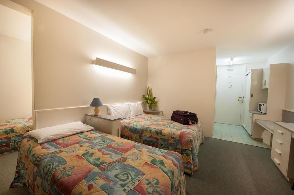 PARKLANE MOTEL