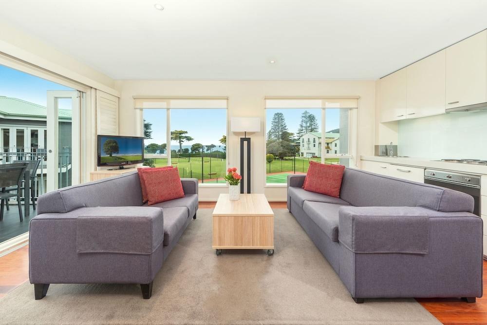 MANTRA LORNE photo 2