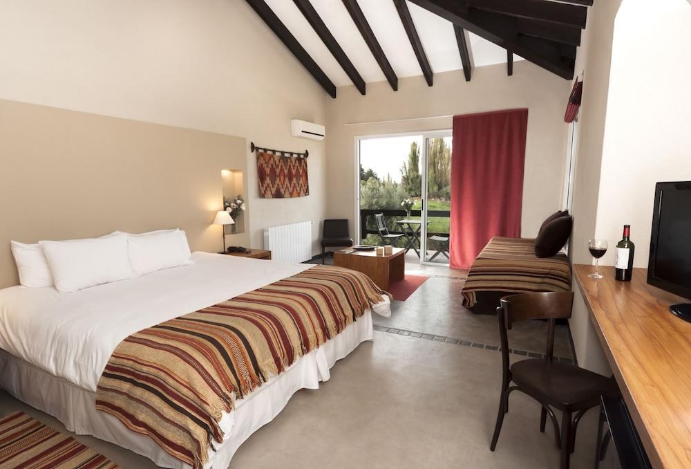VILLA MANSA WINE photo 3
