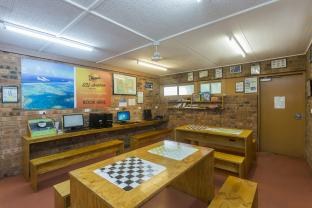 MAGNUMS AIRLIE BEACH photo 3